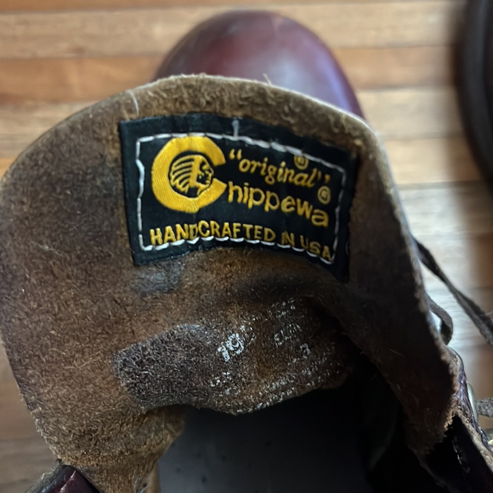 Chippewa burgundy colored boots sized 9.5 - Picture 6 of 8